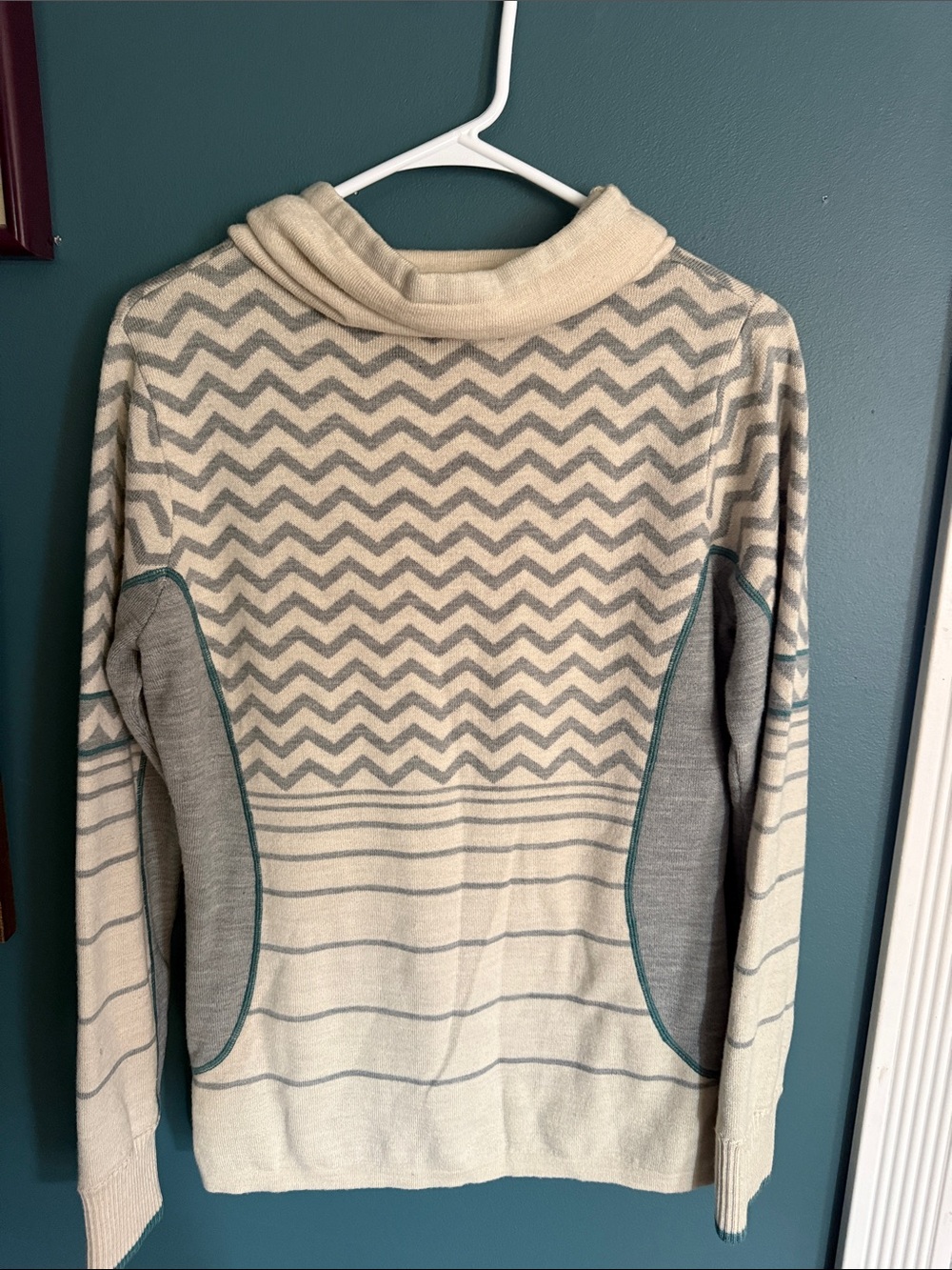 Smartwool Cream & Teal Chevron Knit Hoodie - Picture 3 of 6